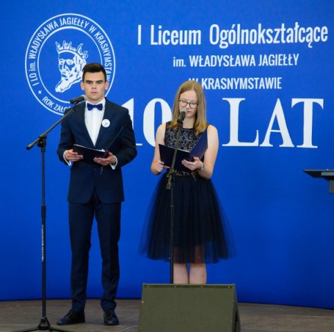 Jubileusz 100-lecia Szkoły - „Wspomnień czar” - część artystyczna podczas uroczystych obchodów Jubileuszu Szkoły